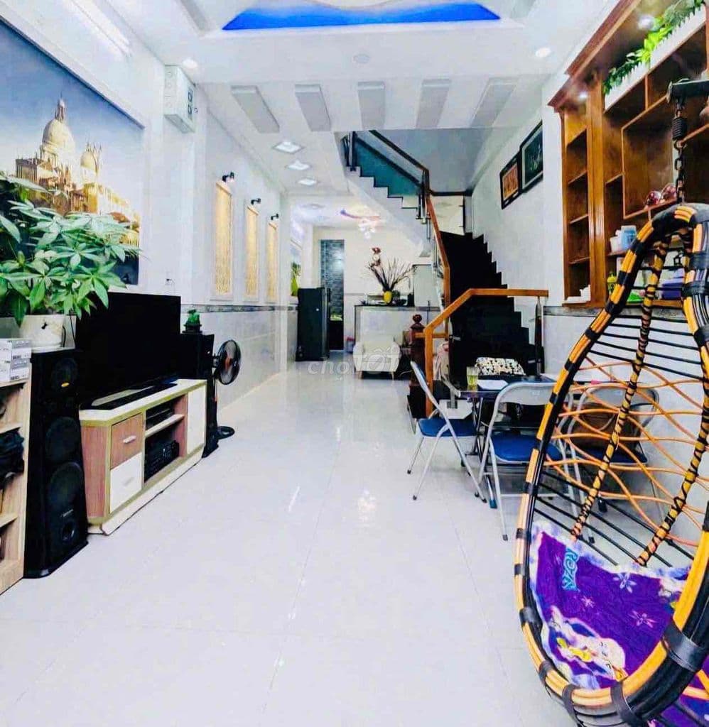 Bán nhà đường Lê Văn Chí gần Bệnh Viện Thủ Đức 58m2 1tr3l 4PN 3WC