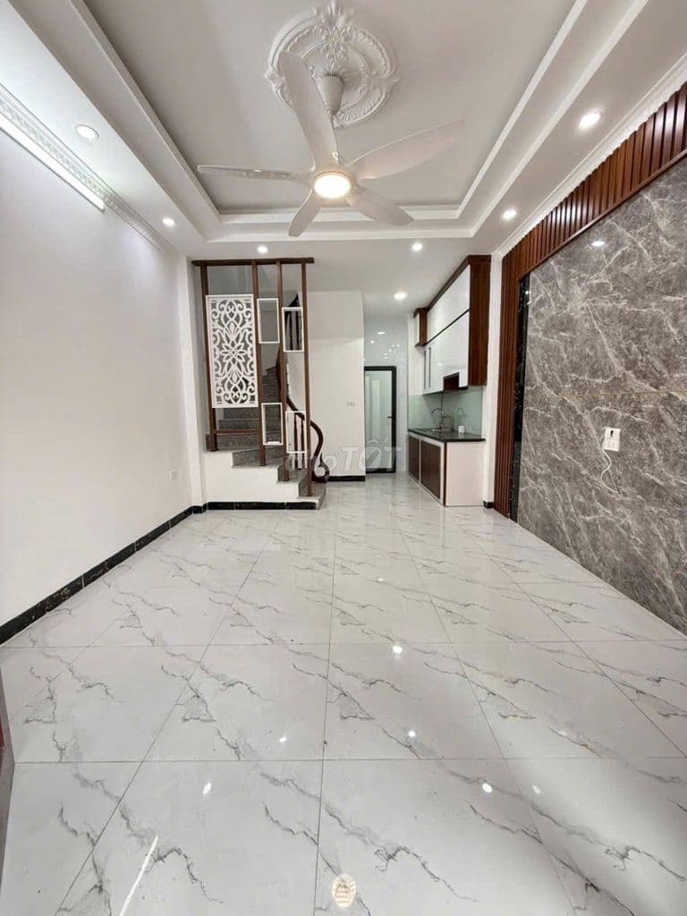 BÁN NHÀ LONG BIÊN BÁT KHỐI 32M 5T CHỈ 10M RA OTO TẢI CHỈ 5,95 TỶ