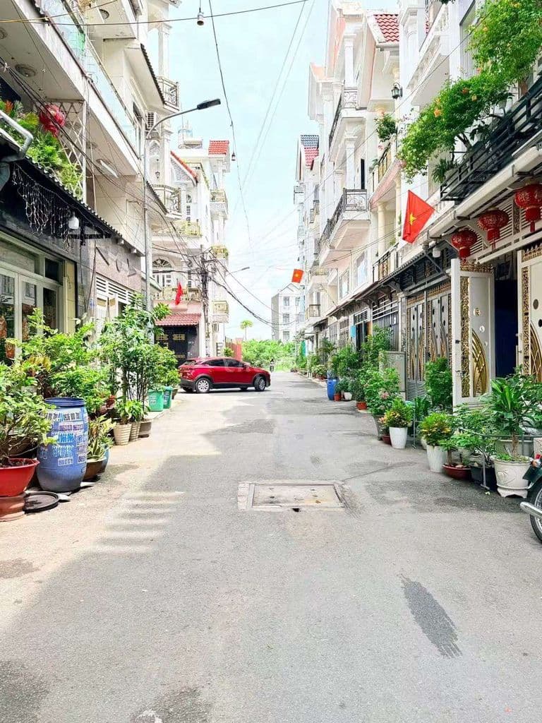 NHÀ 1 TRỆT 3 LẦ🌹GỒM 5 NGỦ 1 PH THỜ 6WC XE HƠI ĐẬU CỬA - Ảnh 3