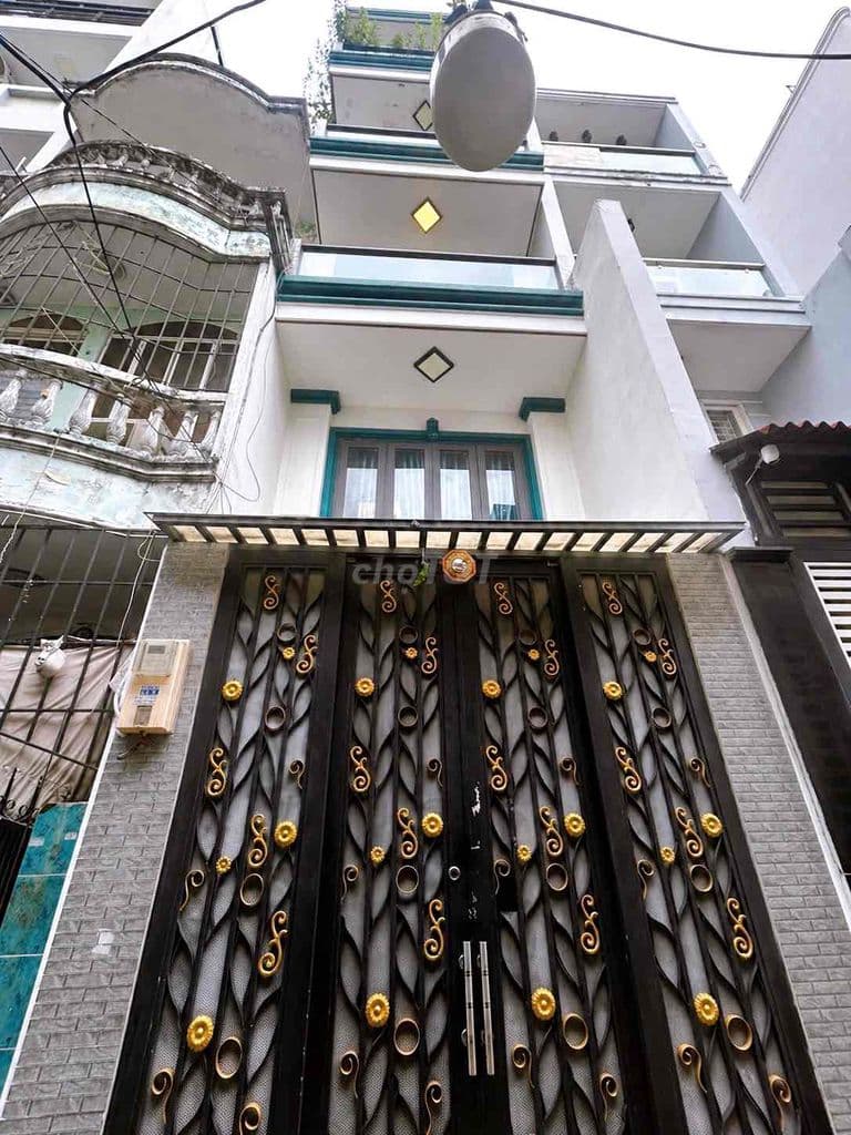 Chính chủ kẹt tiền bán gấp nhà phố hẻm xe máy thông nhau