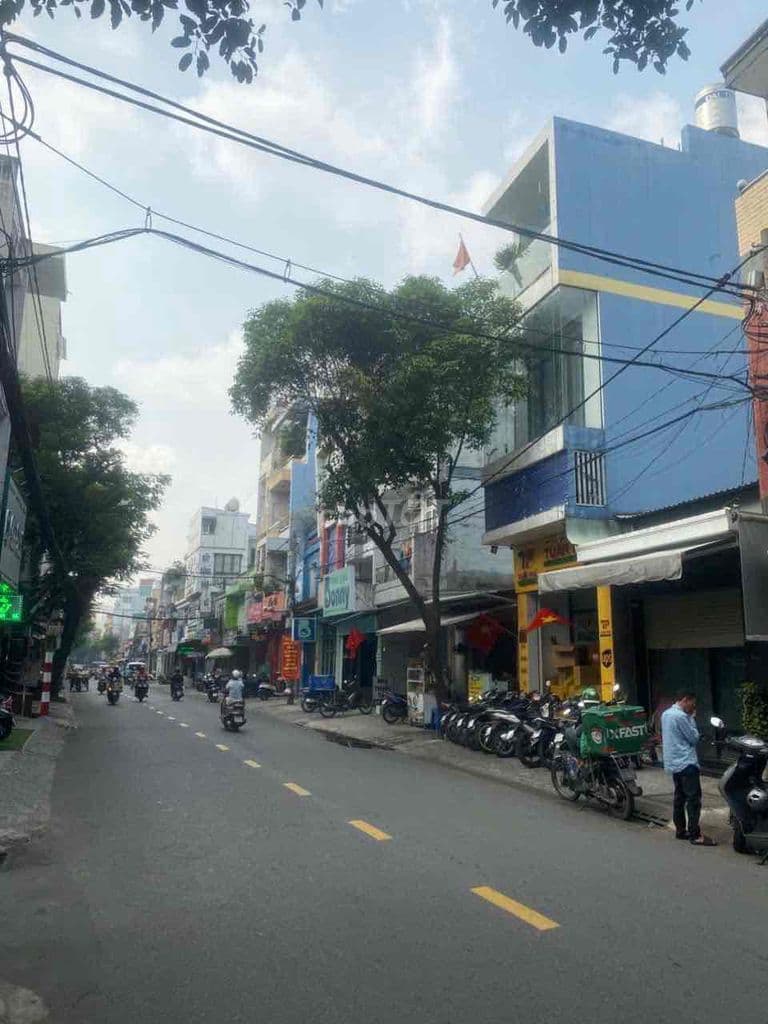🏠 HẠ GIÁ 1 TỶ- BÁN GẤP MẶT TIỀN NGUYỄN HỒNG ĐÀO - GẦN GA METRO - Ảnh 2