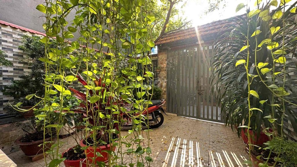 Biệt thự mini 100m2, Ô tô ngủ nhà, Kế bên chợ Phạm Văn Bạch - Ảnh 2