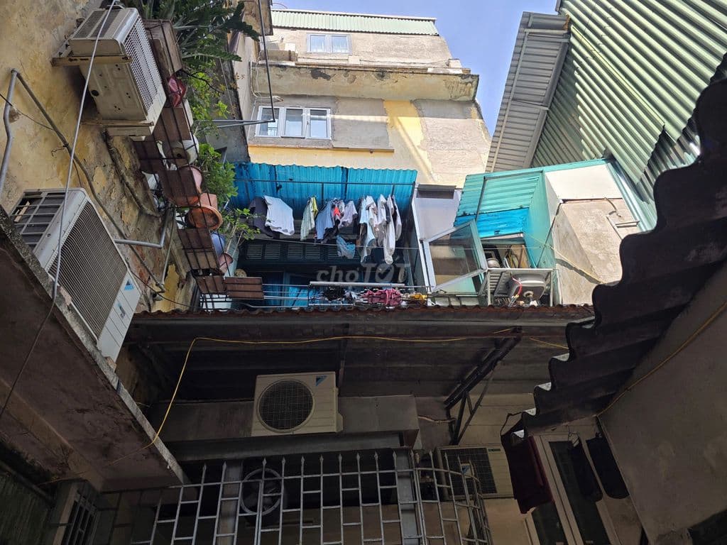 Bán nhà khu vực phố cổ - Ảnh 2