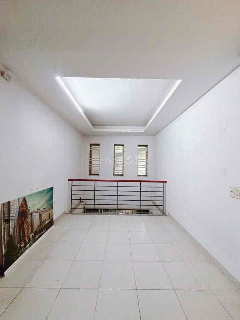 KÈO THƠM Q4- 5 TẦNG- CÁCH TÔN ĐẢN 50M- KHU DÂN CƯ HIỆN HỮU- 3.59TỶ • - Ảnh 3