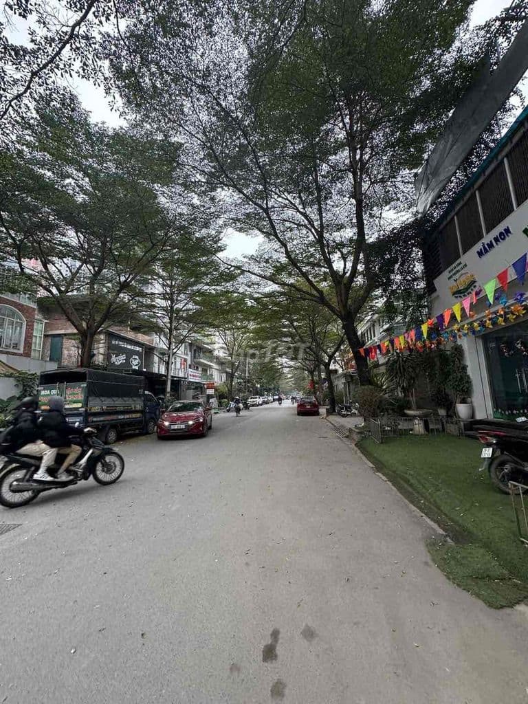 Bán nhà cực rẻ! Giá đầu tư- sát Tố Hữu- oto phân lô 83m2- nhà 5 tầng