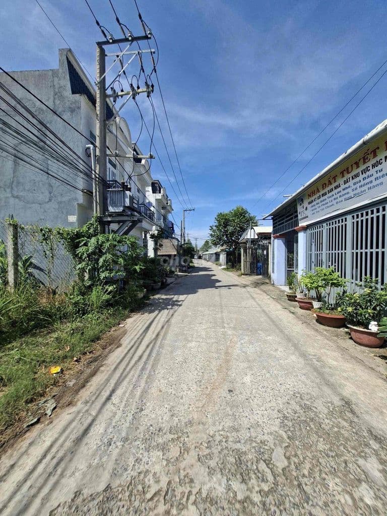 Bán đất đường thông khu vực giáp Hóc Môn 4x12,5 275tr