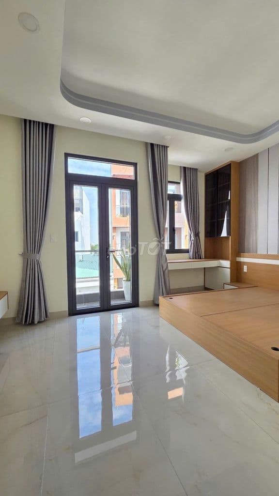 Có 1 không 2. Nhà ngang 14 x 10m. 2 mặt tiền, 4 tầng, tặng nội thất - Ảnh 2