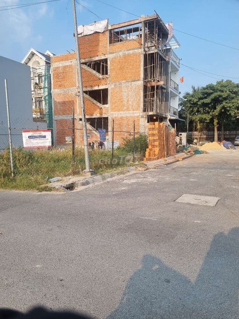 BÁN ĐẤT THỔ CƯ LÔ GÓC 2 MẶT TIỀN ĐƯỜNG NHỰA - Ảnh 2