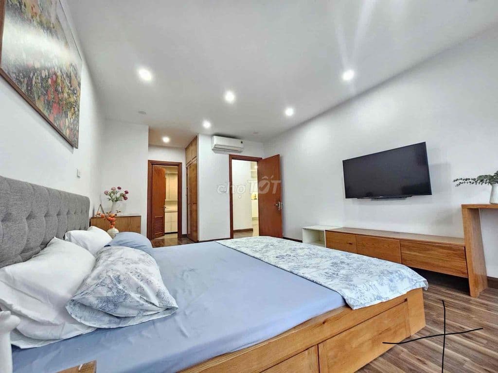 8.3 tỷ nhà Hồ Tùng Mậu-50M2-5 tầng-9phòng kk -cách HTM chỉ 30m