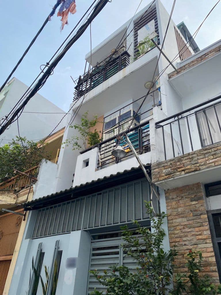 "Hiếm" 3 tầng 65m2, hẻm xe hơi vào nhà, gần Hàng Xanh