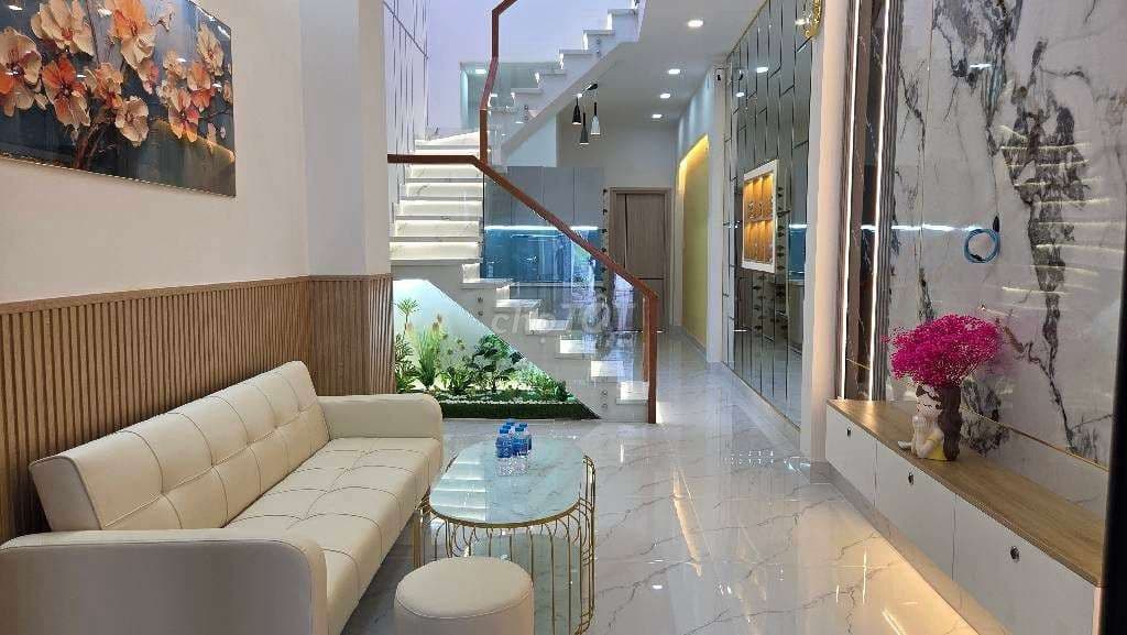 NHÀ NHỎ SHR KHÔNG QH 3PN- HẺM 3 GÁC VÀO Ở NGAY CHỈ HƠN 3 TỶ