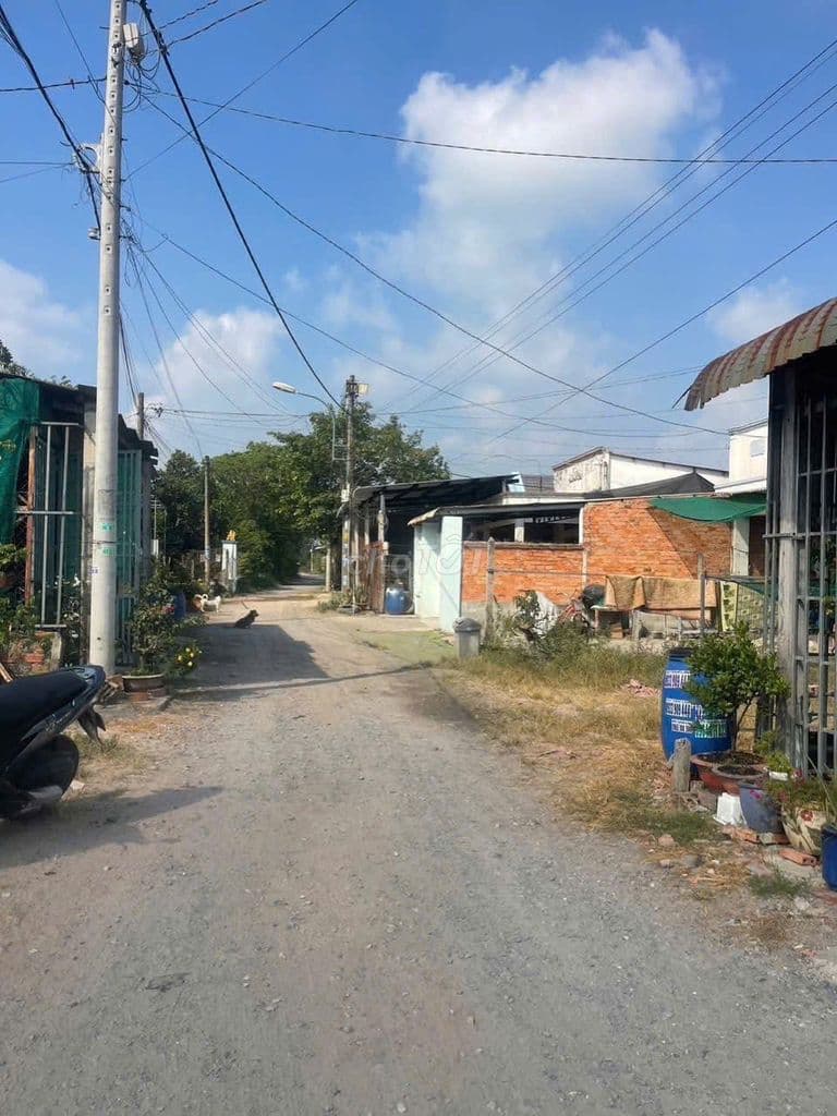 Mặt tiền đường nhựa, kdc đông. 1,3 tỷ 150m2 Trung Lập , Thái Mỹ. SHR - Ảnh 2