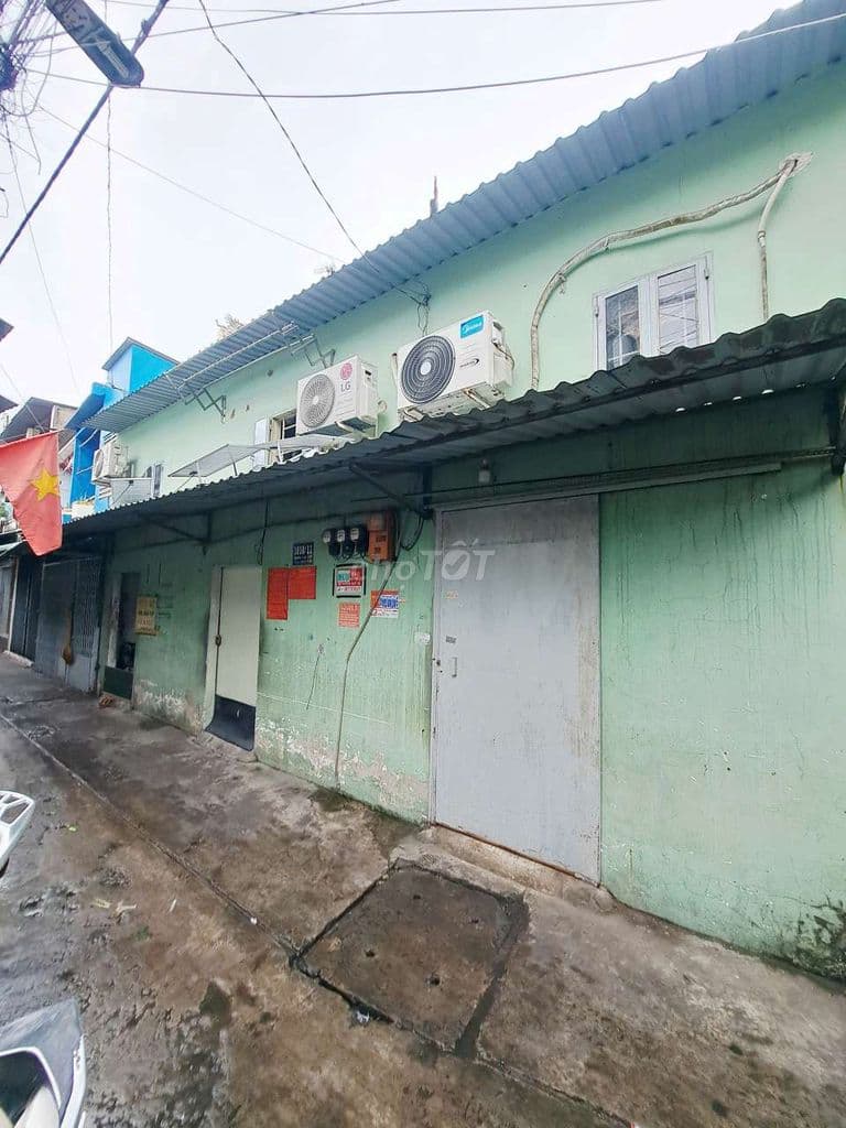 NHÀ NGÃ 4 BÀ HÔM SỔ HỒNG RIÊNG