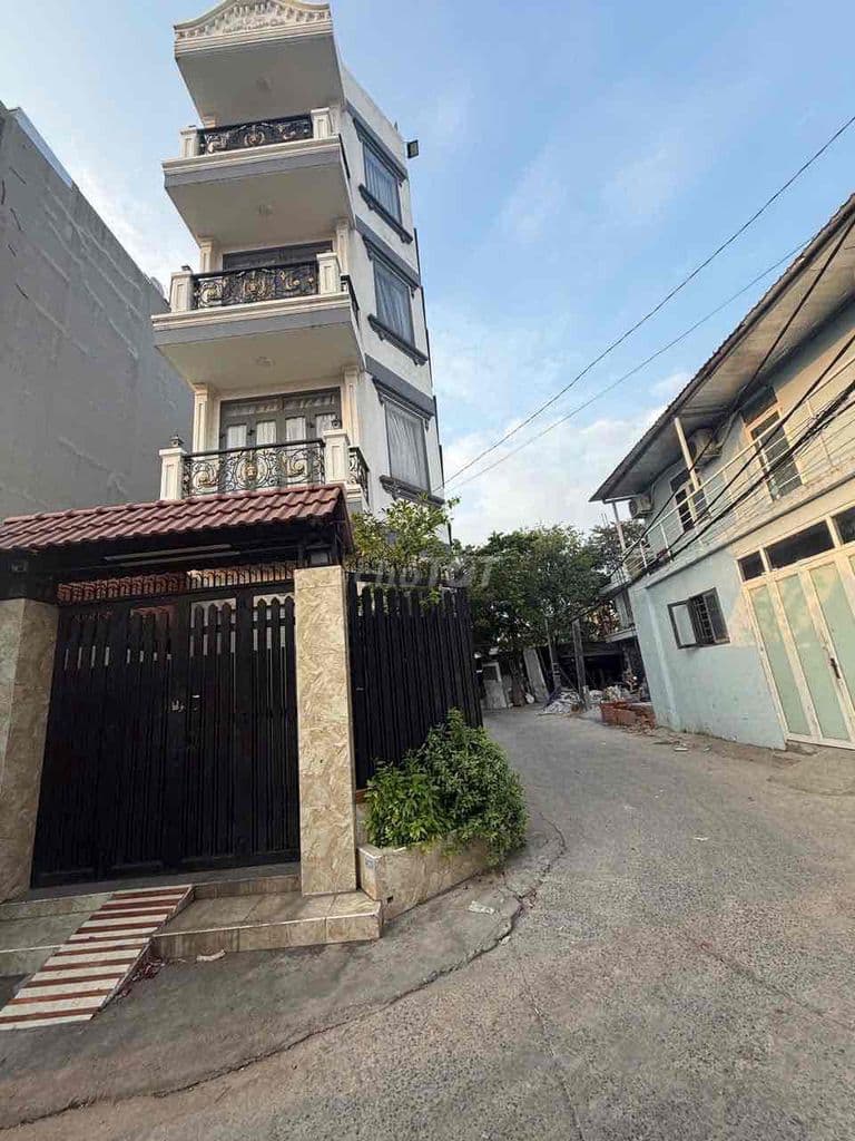 Bán căn nhà 4 tầng kiên cố. lô góc. mới xây chưa ở. chỉ 10 tỷ