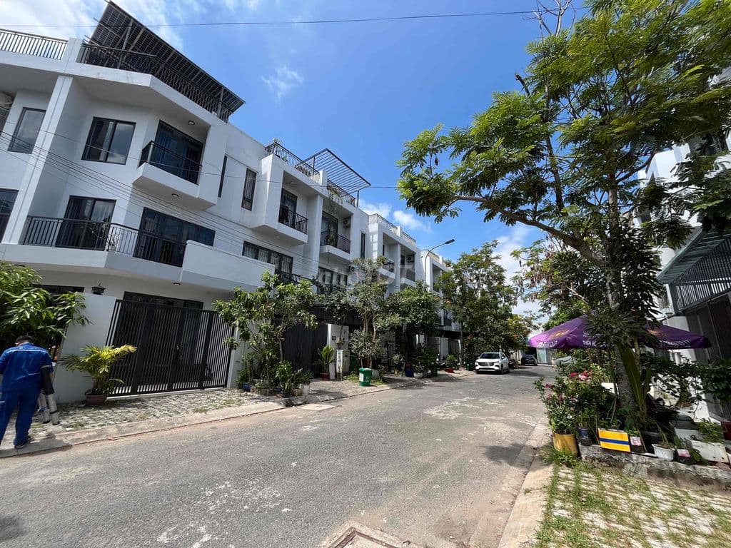 NHÀ PHỐ KDC LẬP PHÚC .DT:107M2.GIÂ 8.4TỶ. XÃ NHÀ BÈ.LIỀN KỀ PMG. - Ảnh 3