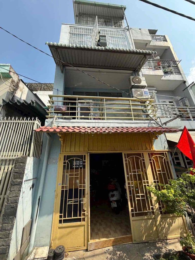 BÁN NHÀ NHỈNH 3 TỶ - NHÀ 3 TẦNG - TÂN BÌNH GIÁP GÒ VẤP