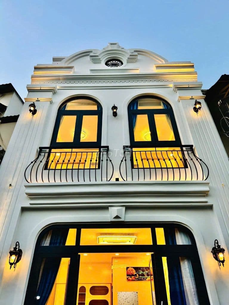 BÁN MT ĐƯỜNG TÚ MỠ P7 DT 5X6 2 LAU GIÁ 6,180TỶ