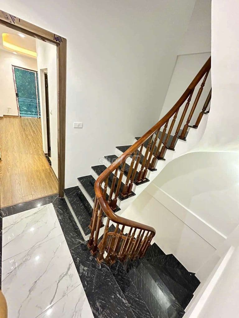 nhà liên mạc ô tô đỗ gần - Ảnh 3