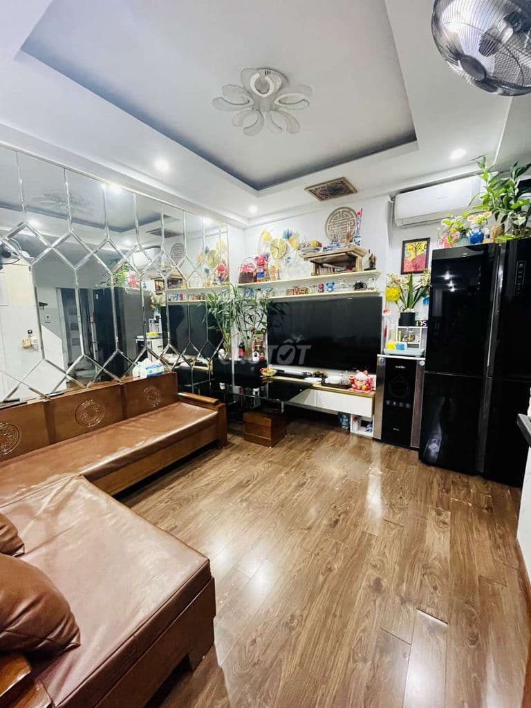 Chính chủ bán căn hộ chung cư 2 ngủ, sổ hồng riêng