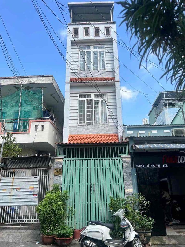 Giá 5tỷ6 - Nhà 3 x 15 đúc 3,5 tấm 4 pn , 3wc, sân thượng trước sau, đư