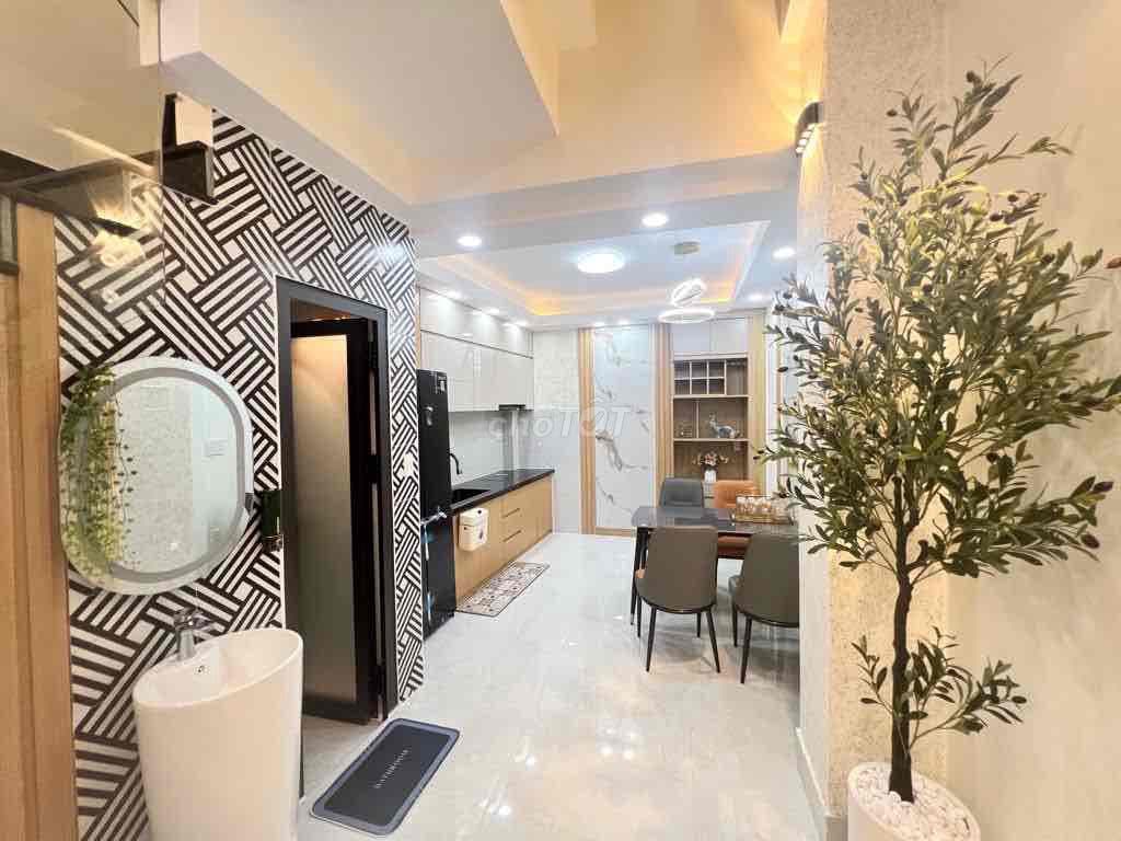 Giảm 500tr bán nhà Nguyễn Hữu Cảnh kế bên Lanmark 81 DT khủng 50m2