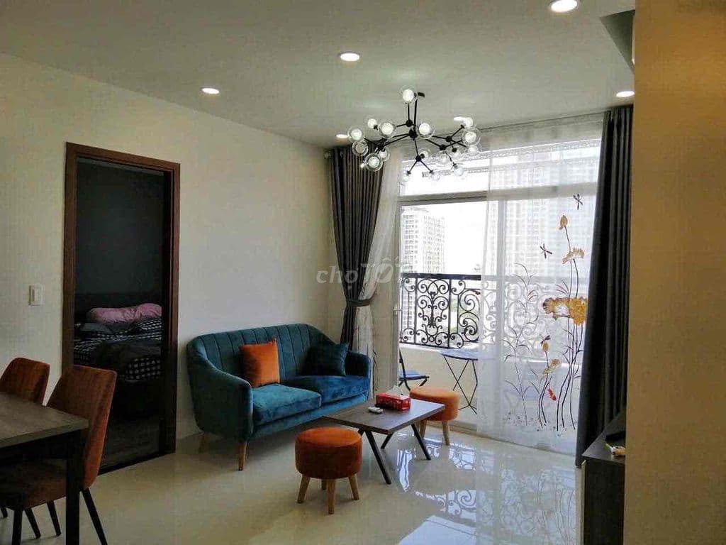 Căn hộ 2PN 2WC 71m2 đầy đủ nội thất Bến Vân Đồn