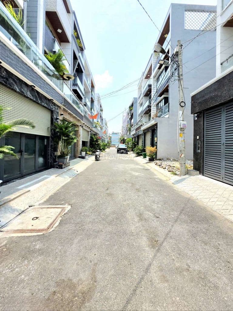 nhà phố 5x16m 4 tầng gần Phú Mỹ Hưng quận 7 giá 7 tỷ xíu