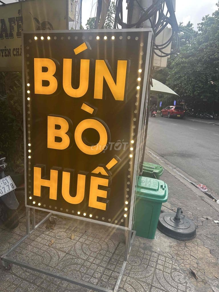 Sang Quán Bún Bò Huế Đông khách