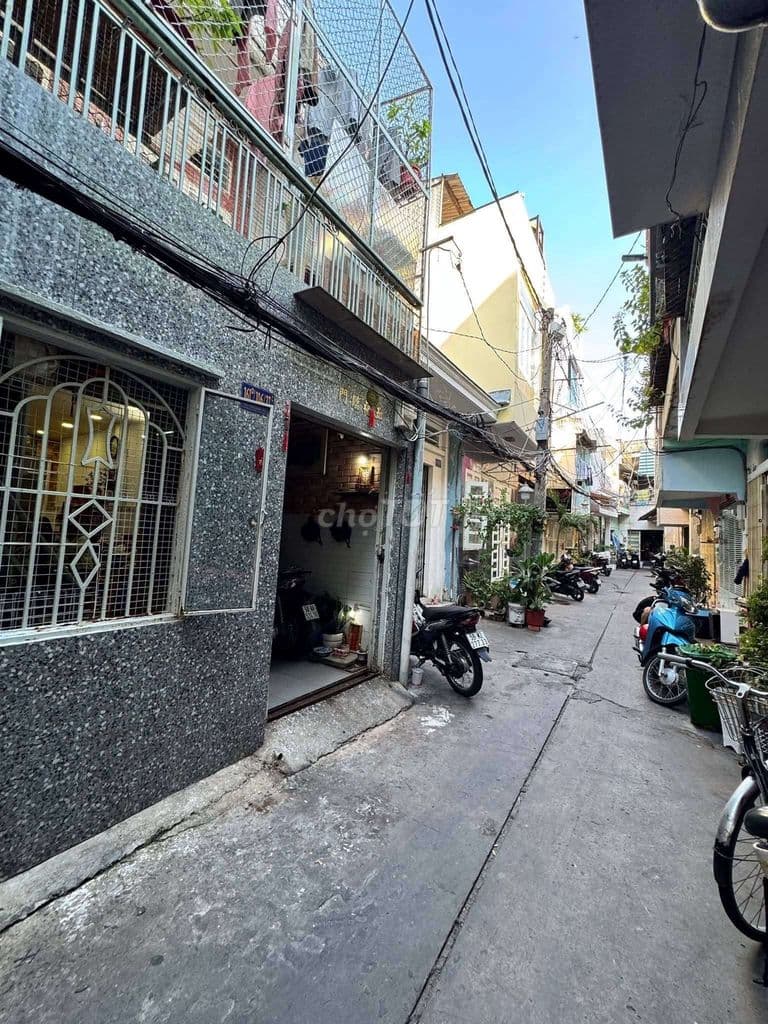 Nhà 4,15×16m 2 tầng 3PN hẻm Lạc Long Quân. Có HHMG - Ảnh 3