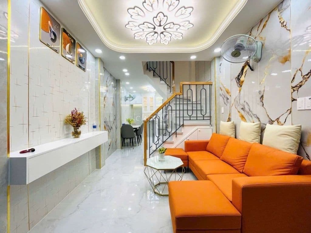 SÁT HẺM Ô TÔ TRÁNH, 2 TẦNG MỚI ĐẸP, SỔ VUÔNG A4 HOÀN CÔNG ĐỦ, GẦN CHỢ