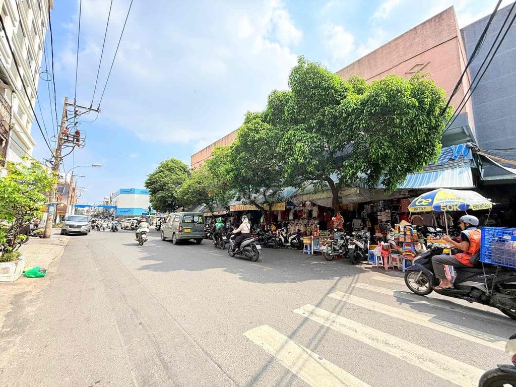 Bán Nhà 4x25m Mặt Tiền Lê Minh Xuân-Đối Diện Chợ Tân Bình-Vị Trí Đẹp - Ảnh 3
