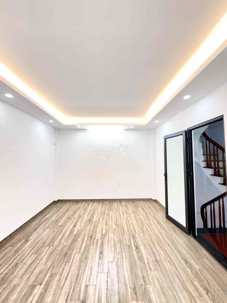 HOT- NHÀ MỚI Thượng Thanh 40m2 x 5 tầng, giá nhỉnh 7 tỷ