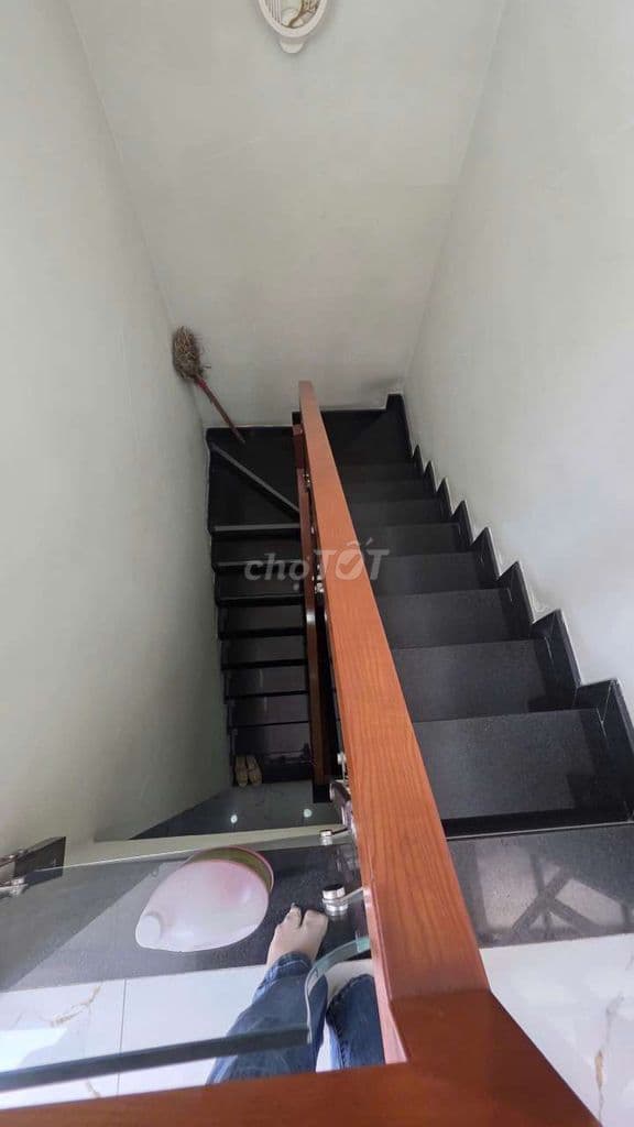 nhà đẹp 2 tầng, 4pn, hẻm 4m lê đình cẩn