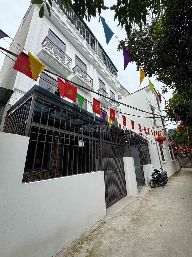 BÁN NHÀ PHỤNG CHÂU, CHƯƠNG MỸ - 55M2 - SÂNNG - GIÁP ĐẠI HỌC SPTDTT