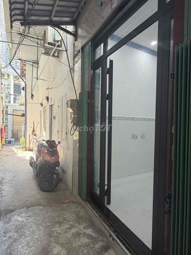 NHÀ BÁN 2 PN HẼM 710 HTP Q7 TPHCM