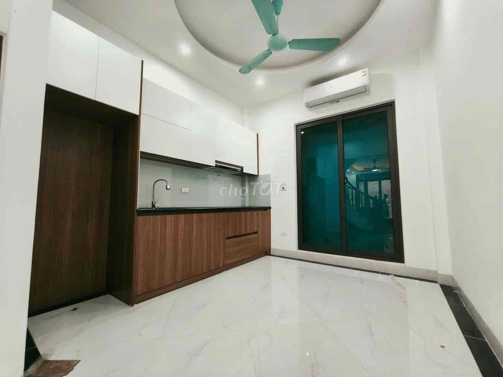 LĨNH NAM NHÀ HIẾM - OTO ĐỖ CỬA - Ảnh 2