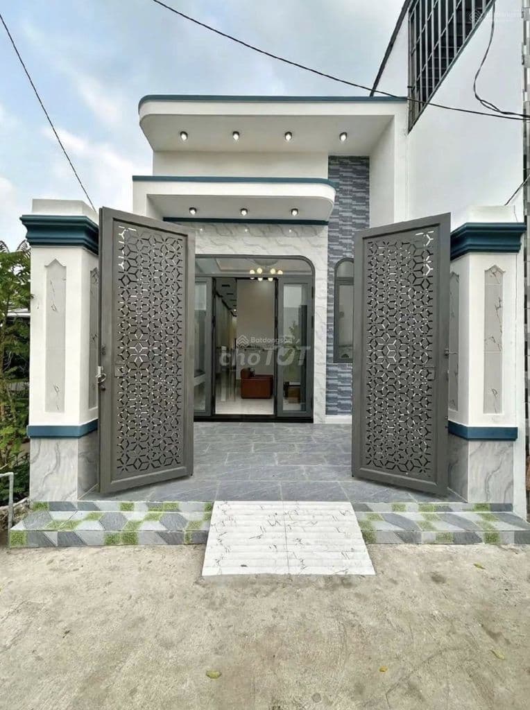 NHÀ CẤP 4 MẶT TIỀN BÌNH CHÁNH CẦN BÁN 56M2 GIÁ CHỈ 1,3tỷ SHR