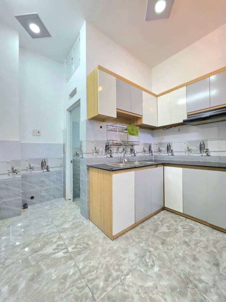 nhà sổ hồng 2 lầu 4pn gần Phú Mỹ Hưng quận 7 giá 2.2 tỷ - Ảnh 3