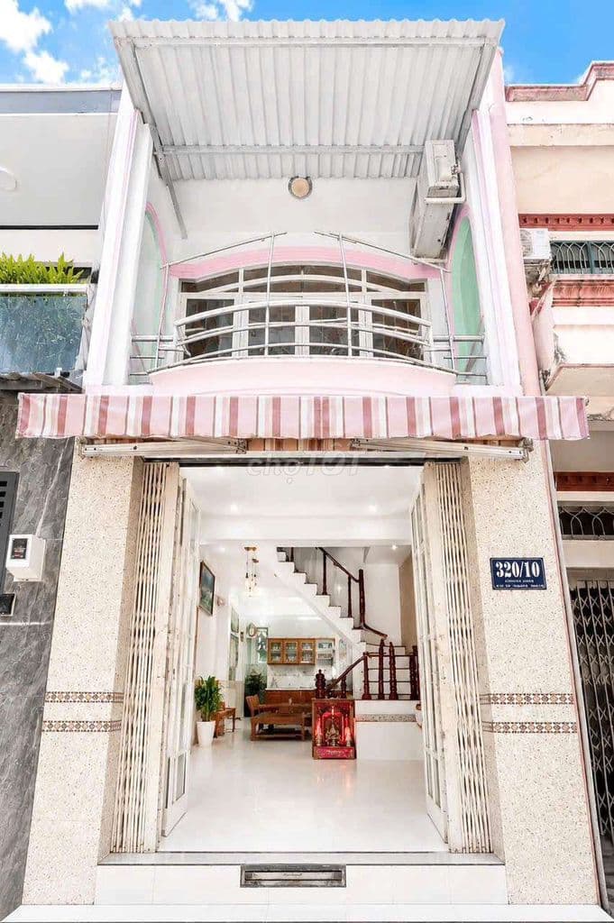 Nhà 320/10 đường chiến lược Diện tích: 3,3 m*10m, trệt , lầu, 3pn