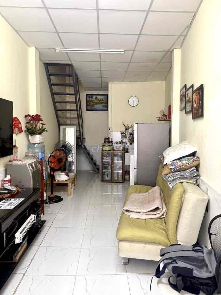 BÁN NHÀ 2 TÀNG KẾ HẺM XE HƠI, NGANG 3.9M, Đ.ĐOÀN VĂN BƠ,. - Ảnh 2