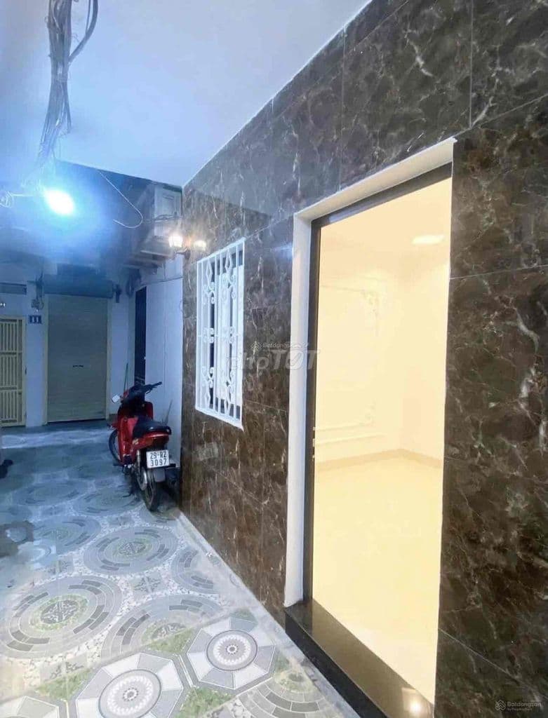 Mìnha cần bán căn nhà 3 tầng tại ngõ 20 phố Cát Linh, Đống Đa Hà Nội. - Ảnh 2