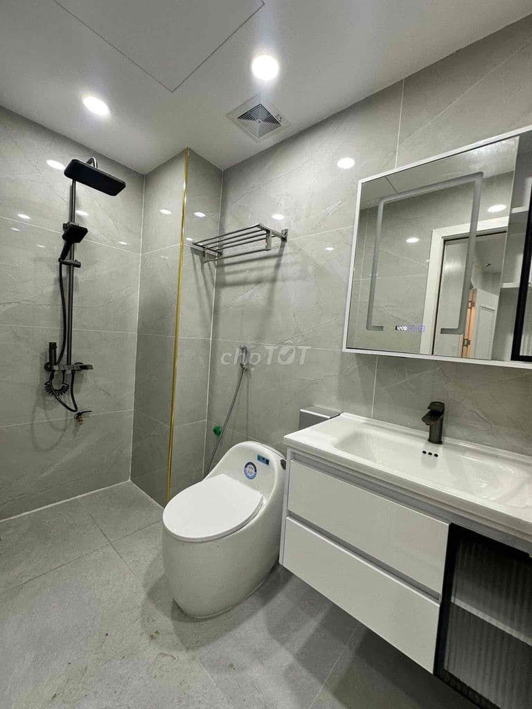 Ô tô đỗ cổng phố Giải phóng nhà đẹp dân xây 2 thoáng thông báo quy hoạ - Ảnh 3