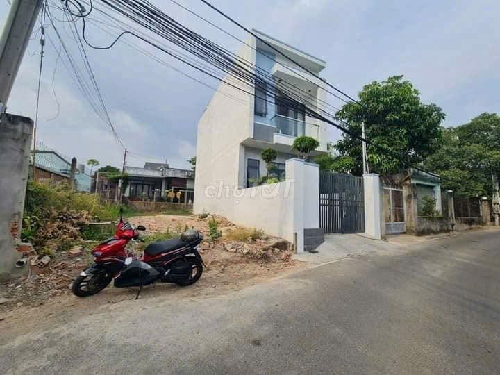 Sát bên Vinhomes Hóc Môn, 100m2, SHR, 1 tỷ 995