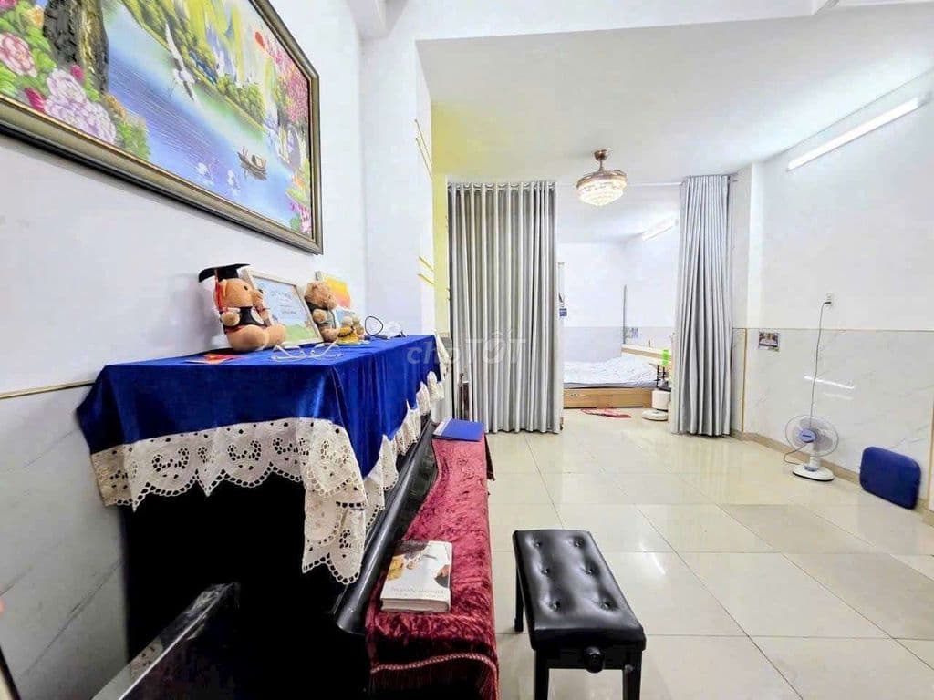 6.5 tỷ 50m² 3 Tầng Hẻm Ôtô Tải Giáp Bình Thạnh(Sổ Vuông A4) - Ảnh 3