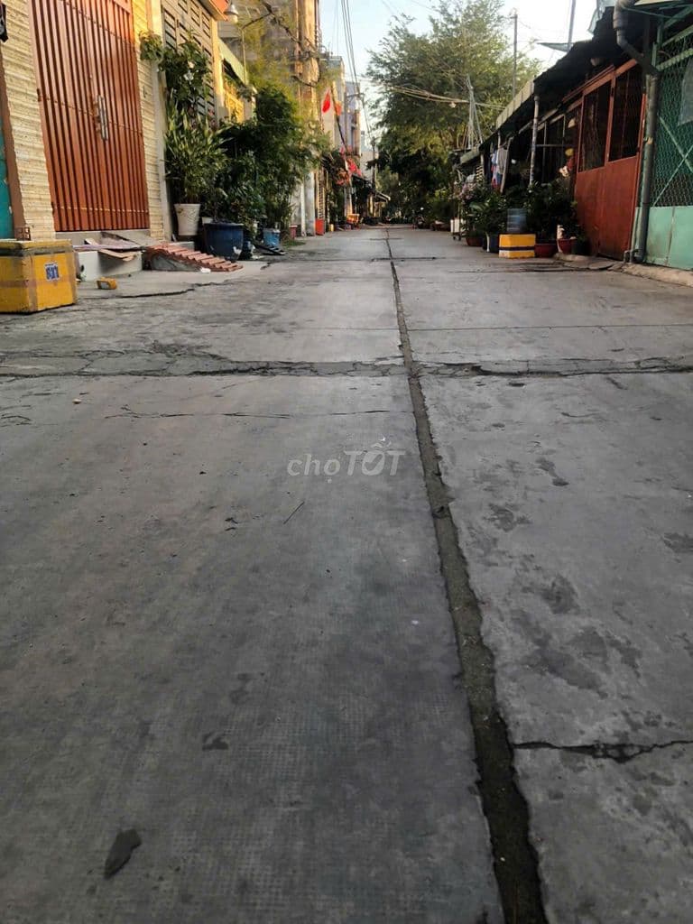 HẺM OTO 6M THÔNG - GIÁP Q6 - 4 TẦNG BTCT - CÁCH MT CHỈ 50M