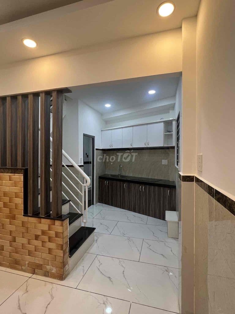 nhà nhỏ xinh vị trí trung tâm - Ảnh 3