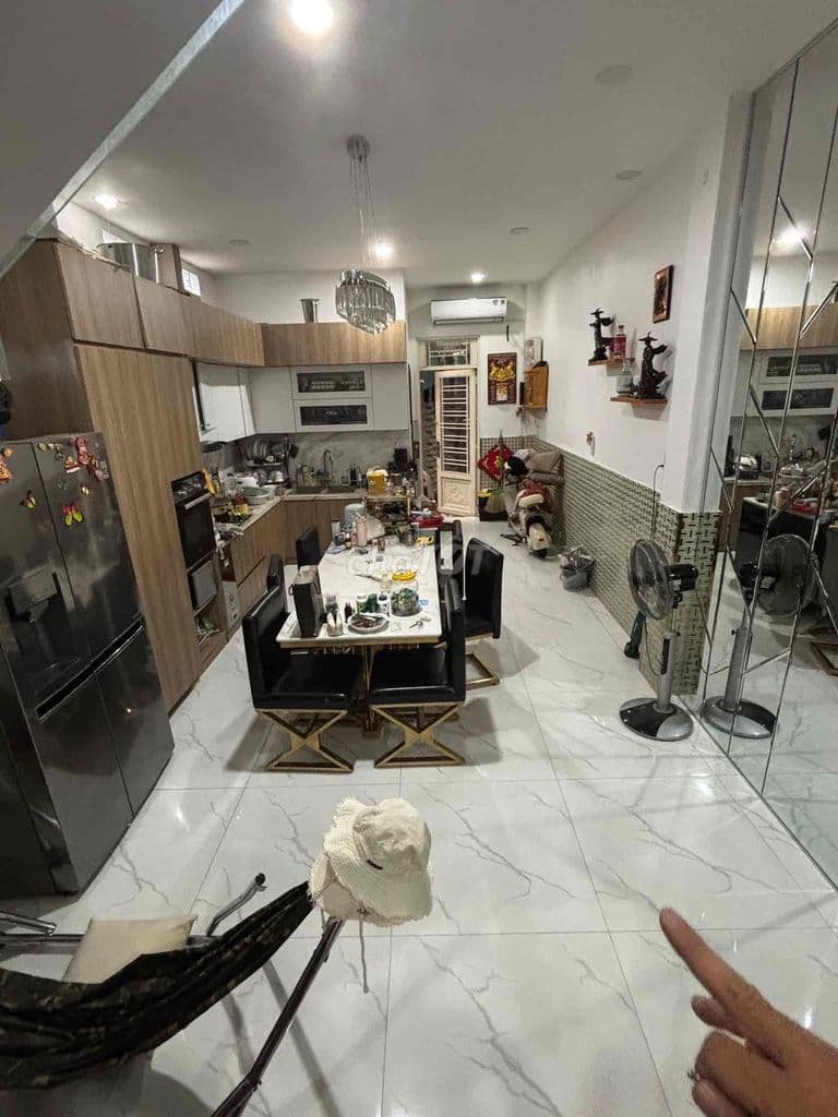 Nhà 3 Tầng mặt tiền hẻm đường Tạ Quang Bửu P6 Q8 - Ảnh 3