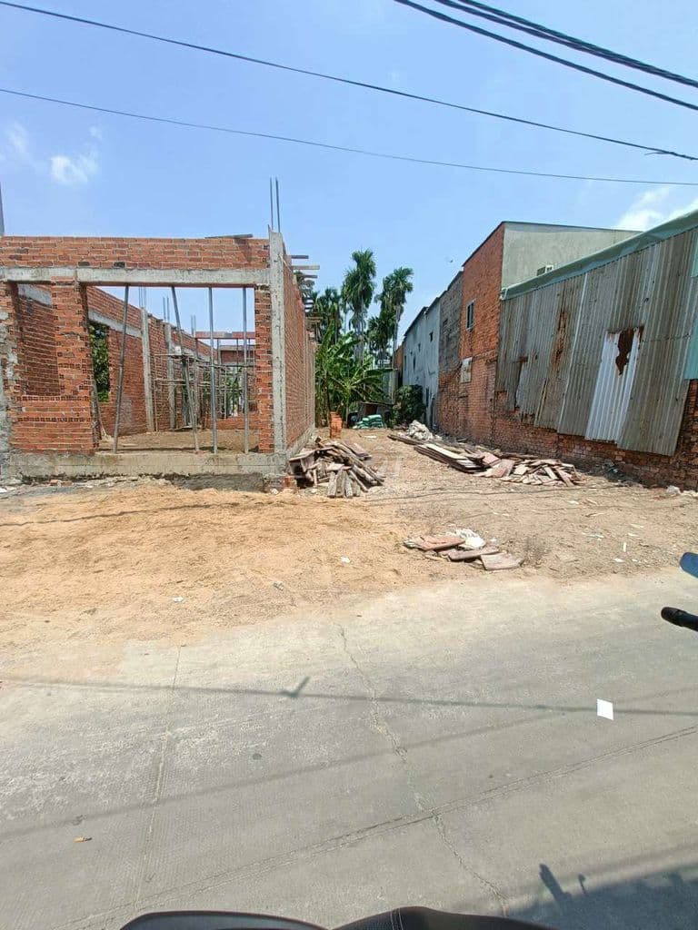 bán đất shr 1/ phan văn hớn 6x22 đường bê tông 5m thông