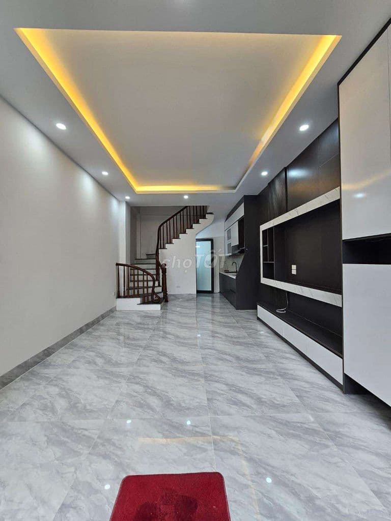 *** TẠI NGỌC THUỴ - 5 TẦNG - NGÕ Ô TÔ ĐỖ CỬA- GIÁ CHỈ HƠN 7 TỶ