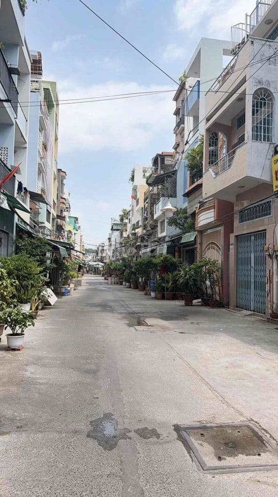 Hẻm ô tô rộng >11m – Nguyễn Đình Chiểu Quận 3